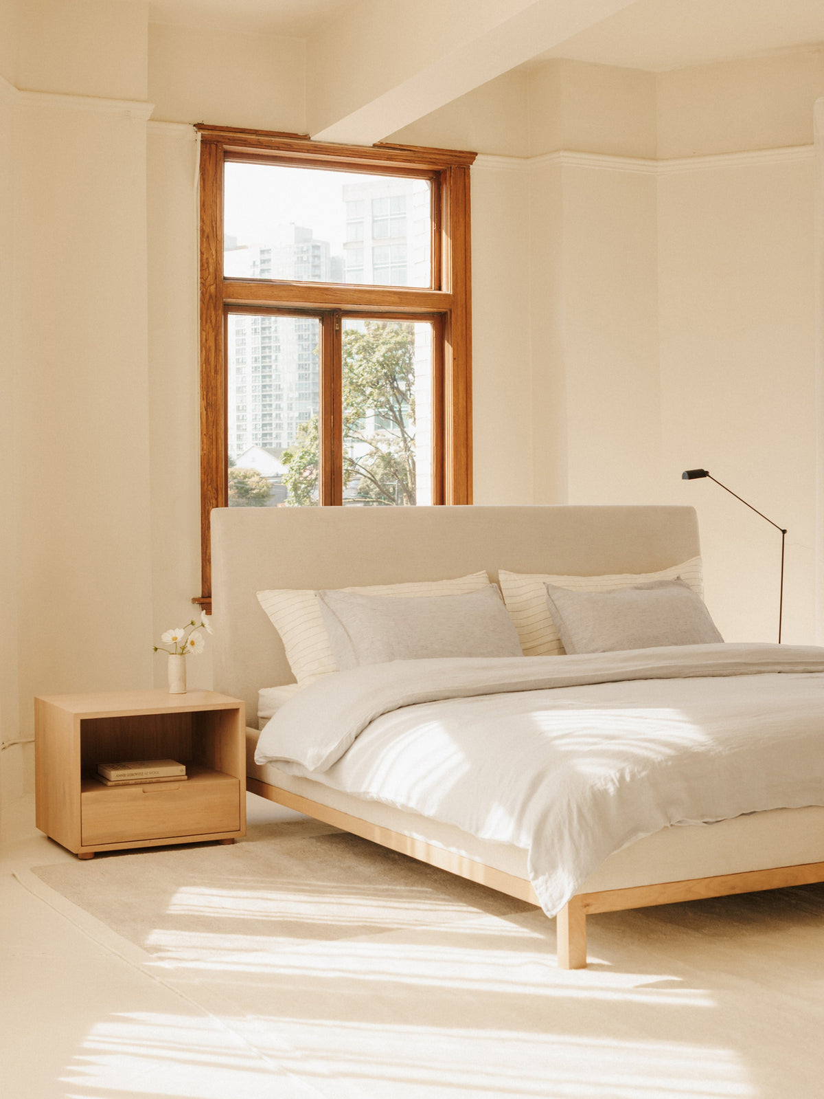 Harbour Bed, Queen, Pale Oak