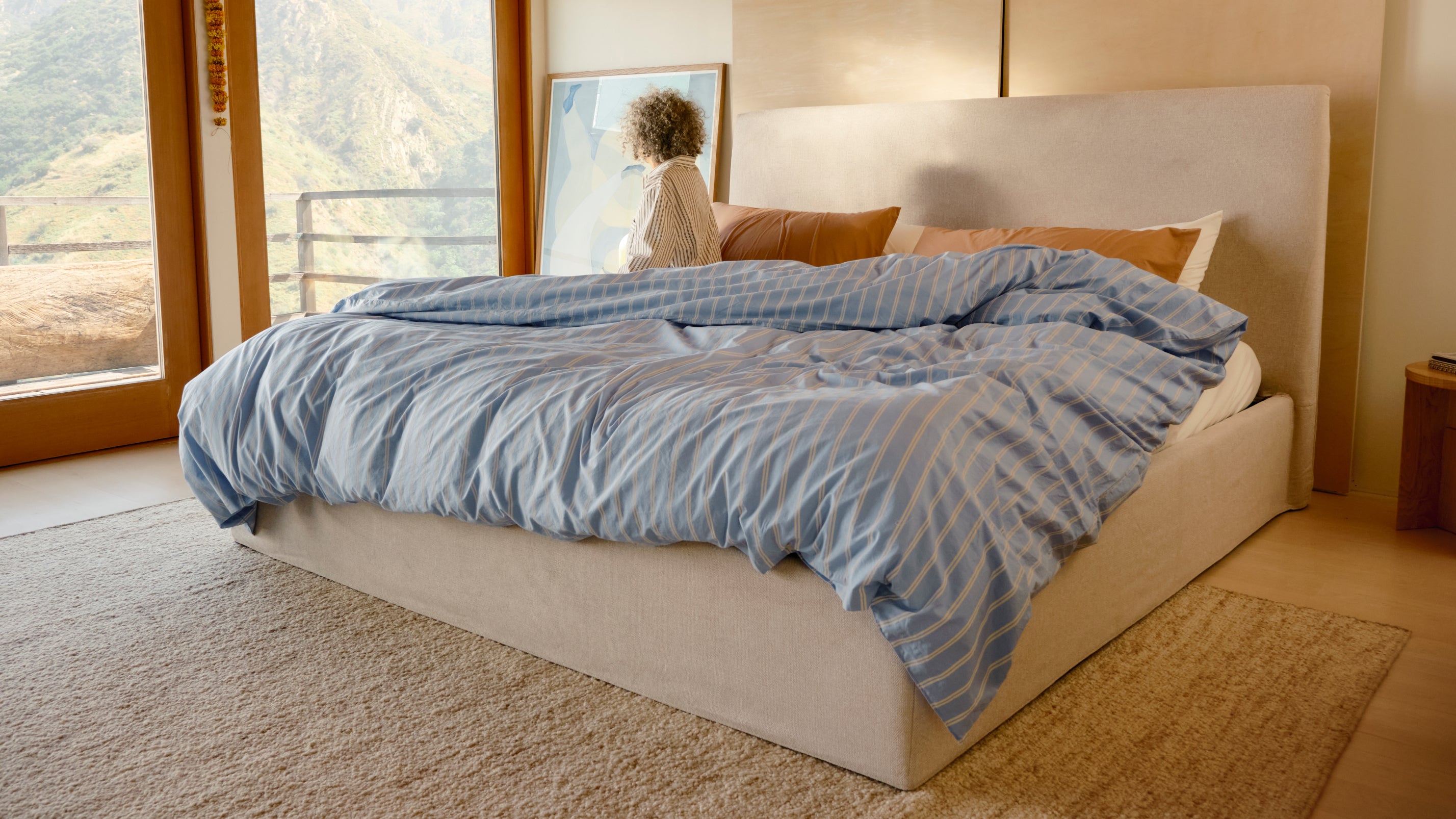 Wave Storage Bed, King, Latte