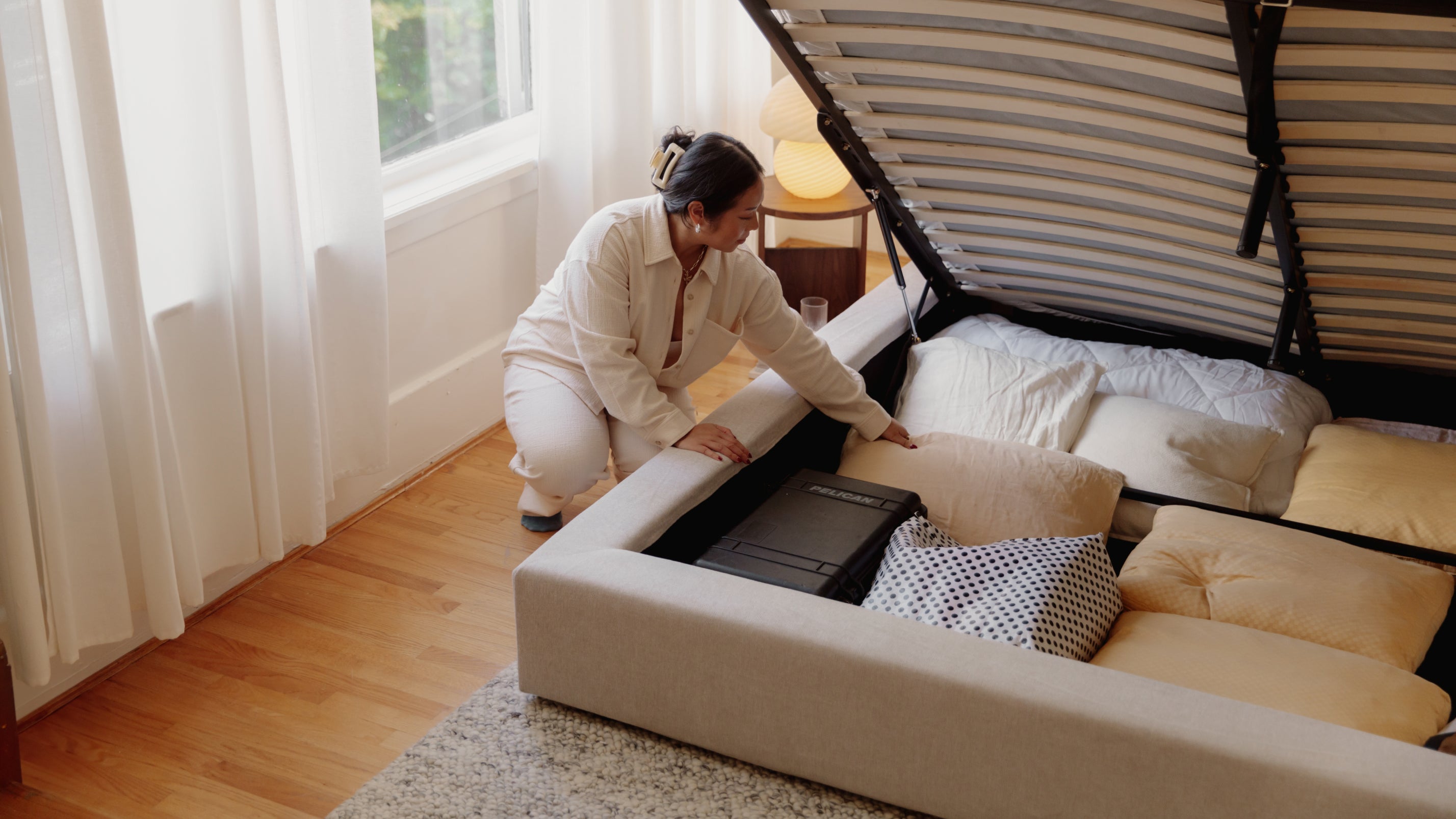 Quilt Bed With Storage, King, Latte