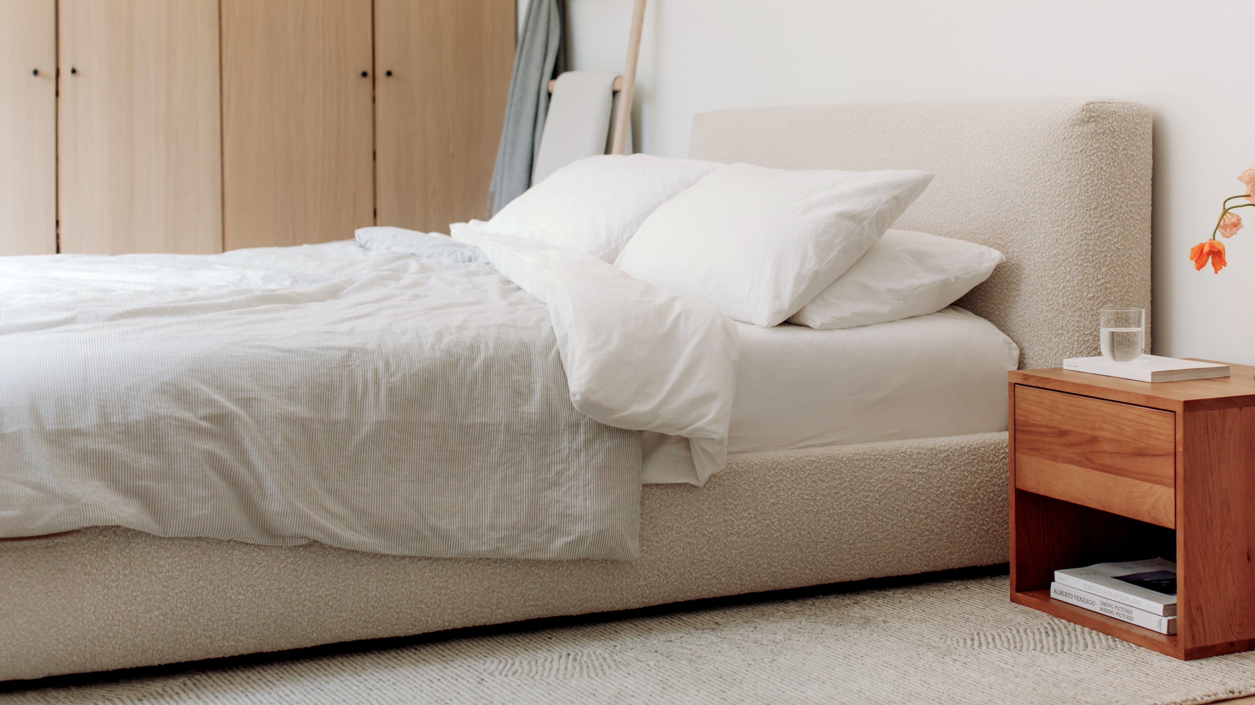 Dream Storage Bed, Full, Cream Boucle