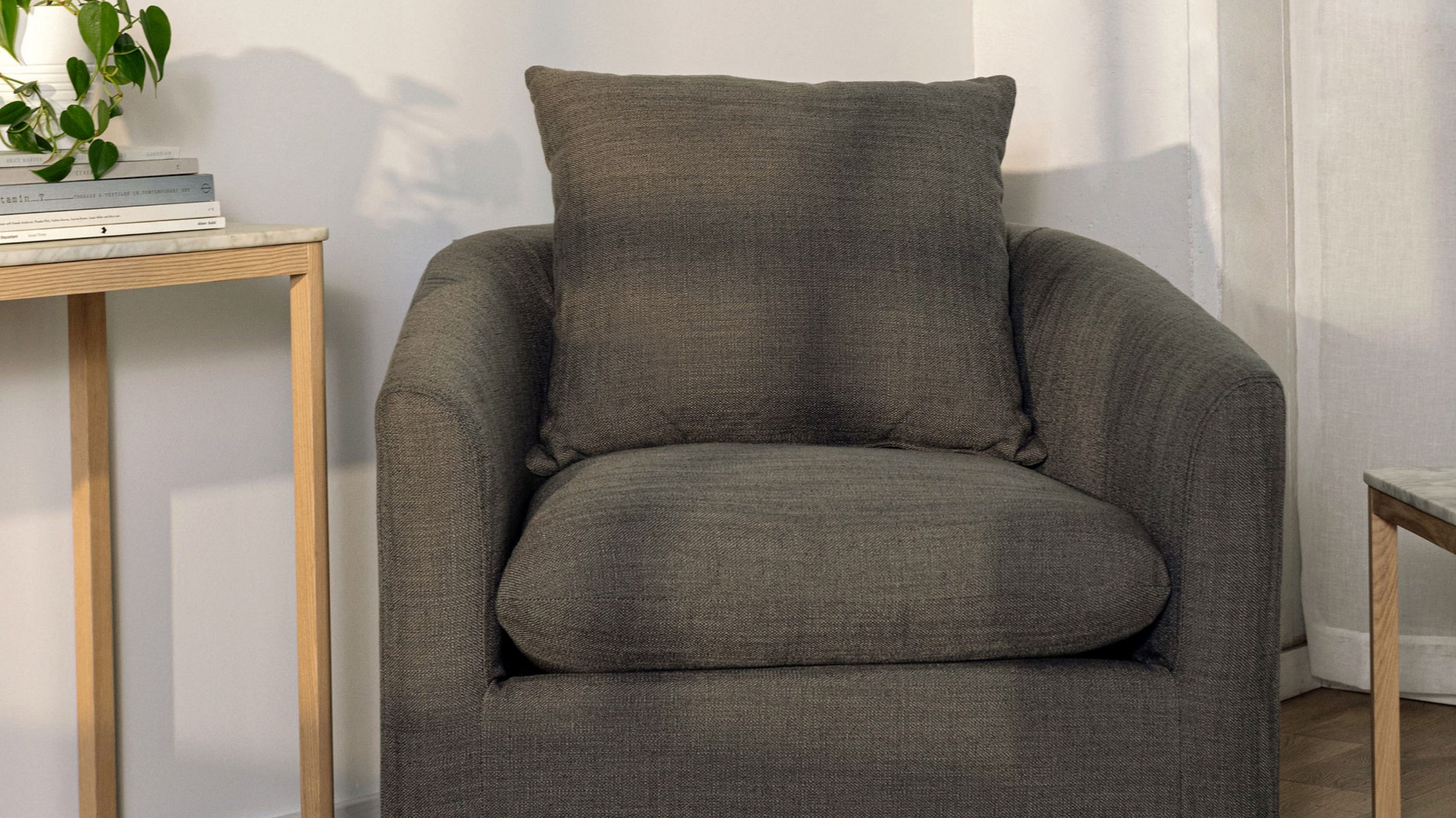 Sink In Swivel Lounge Chair, Grey