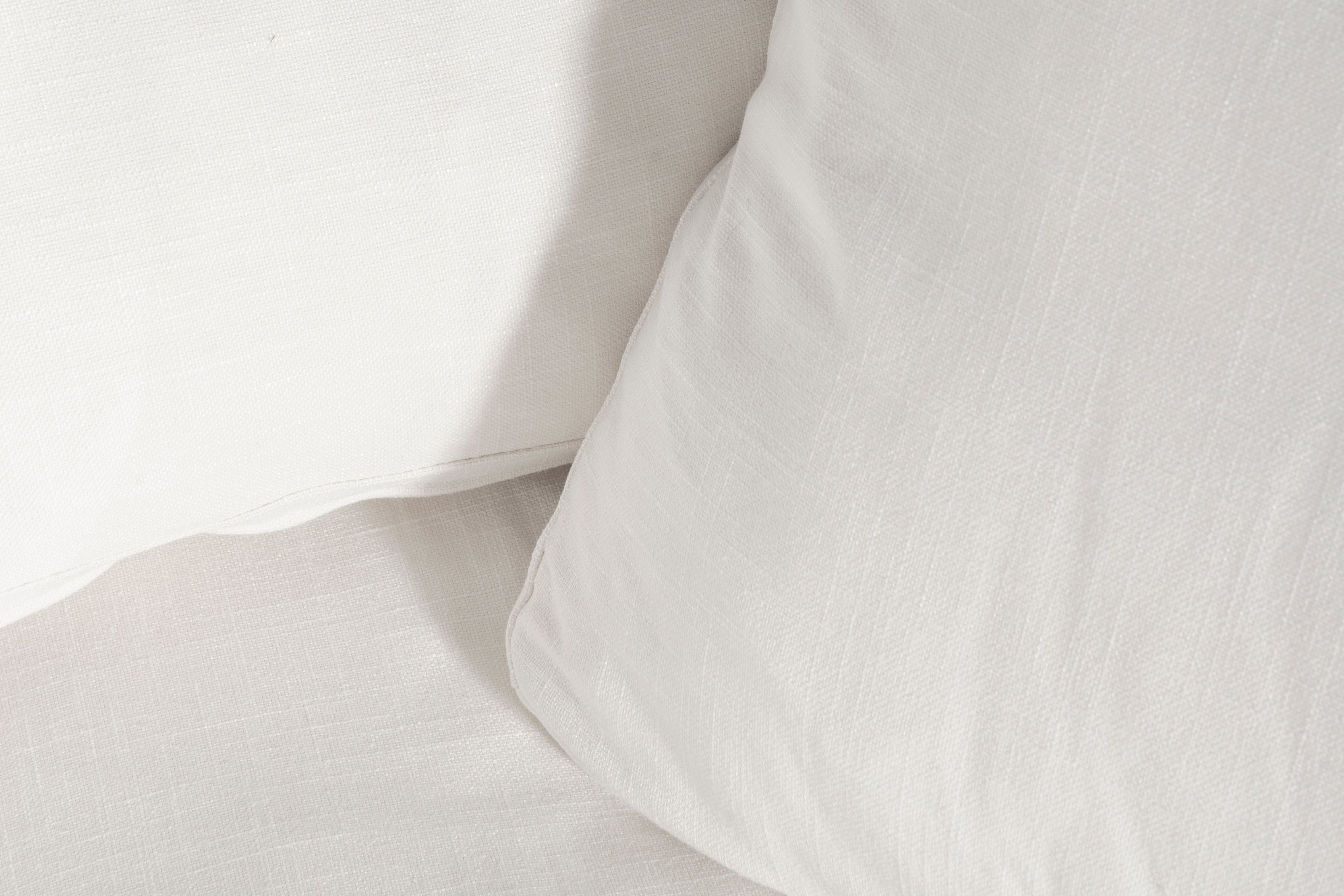 Movie Night™ Corner Chair, Standard, Cream Linen (Left Or Right)