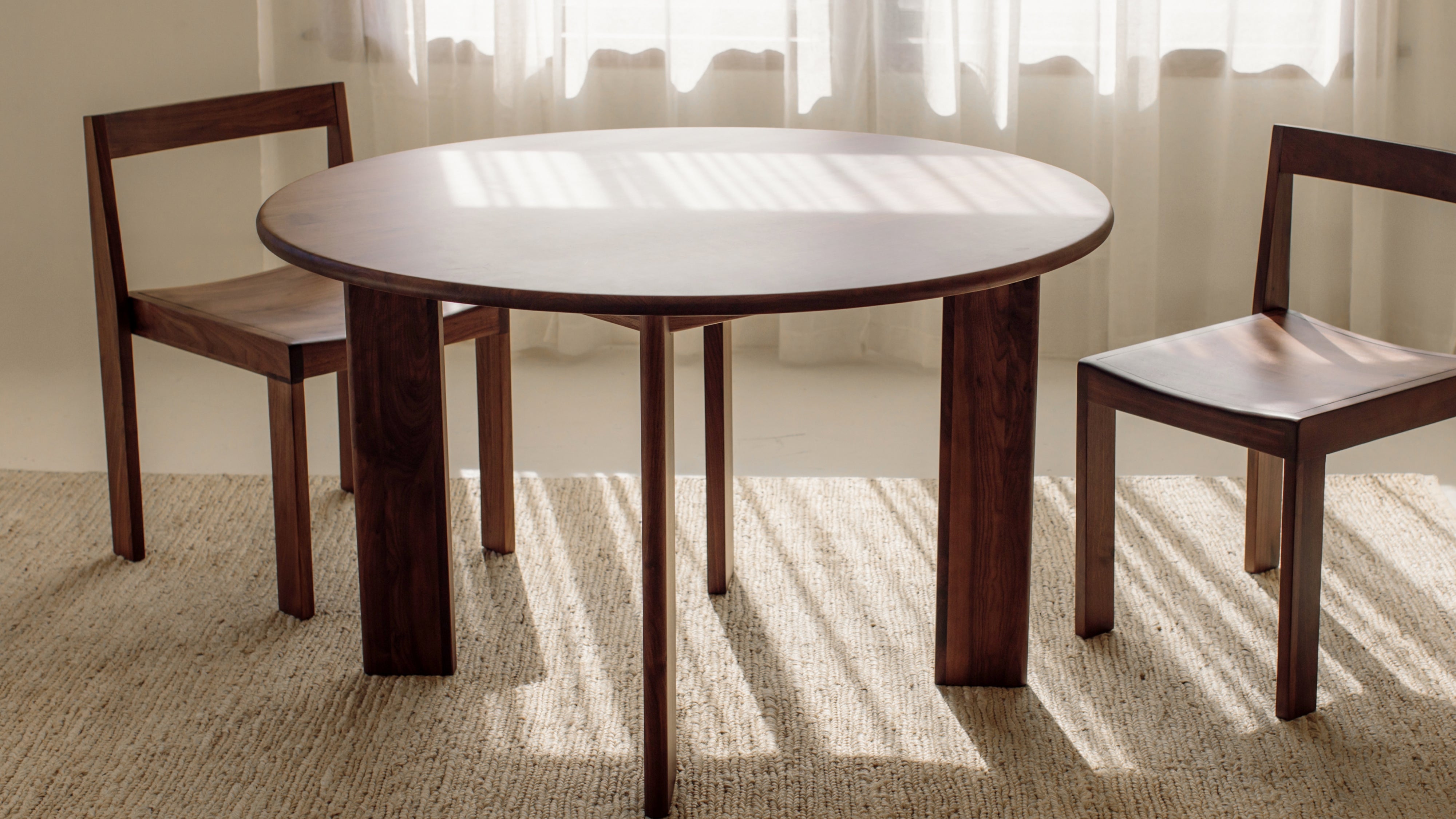 Frame Round Dining Table, Seats 4-5 People, American Walnut
