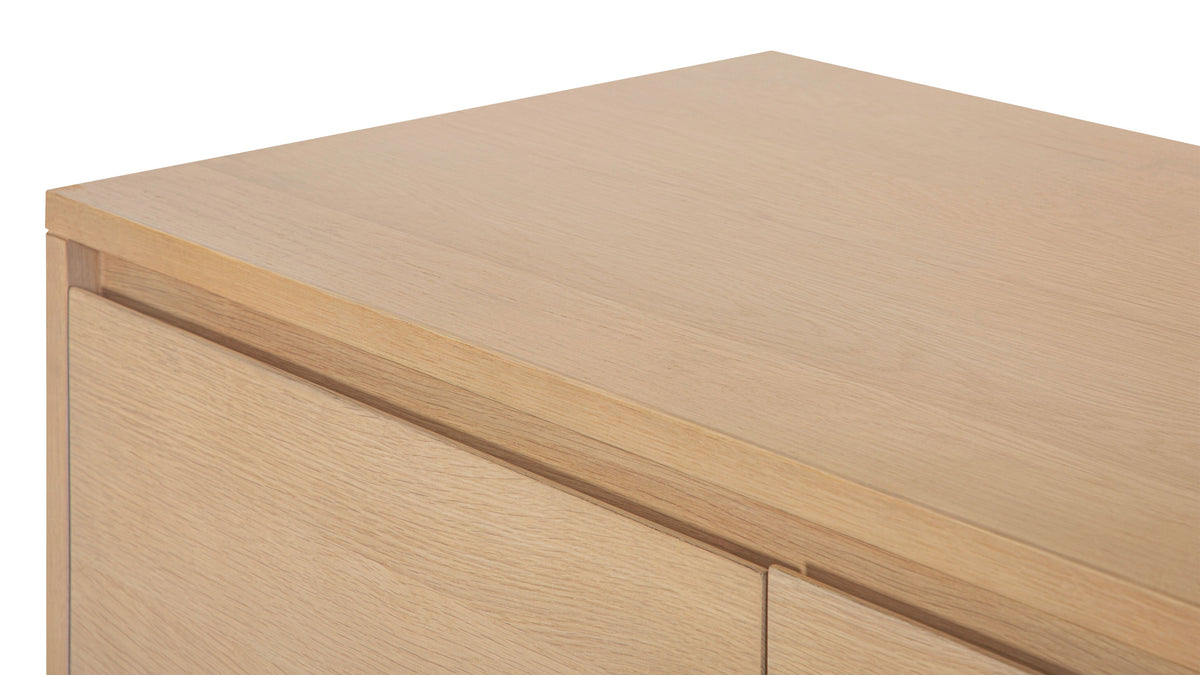Everyday Media Unit, Pale Oak