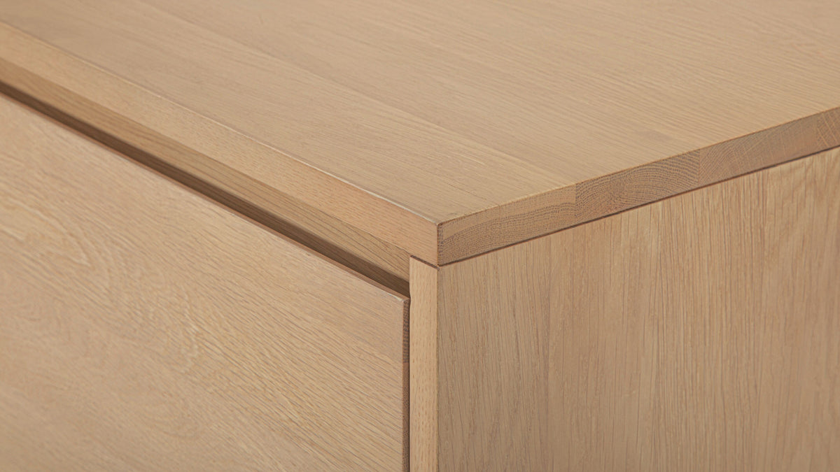 Everyday Media Unit, Pale Oak