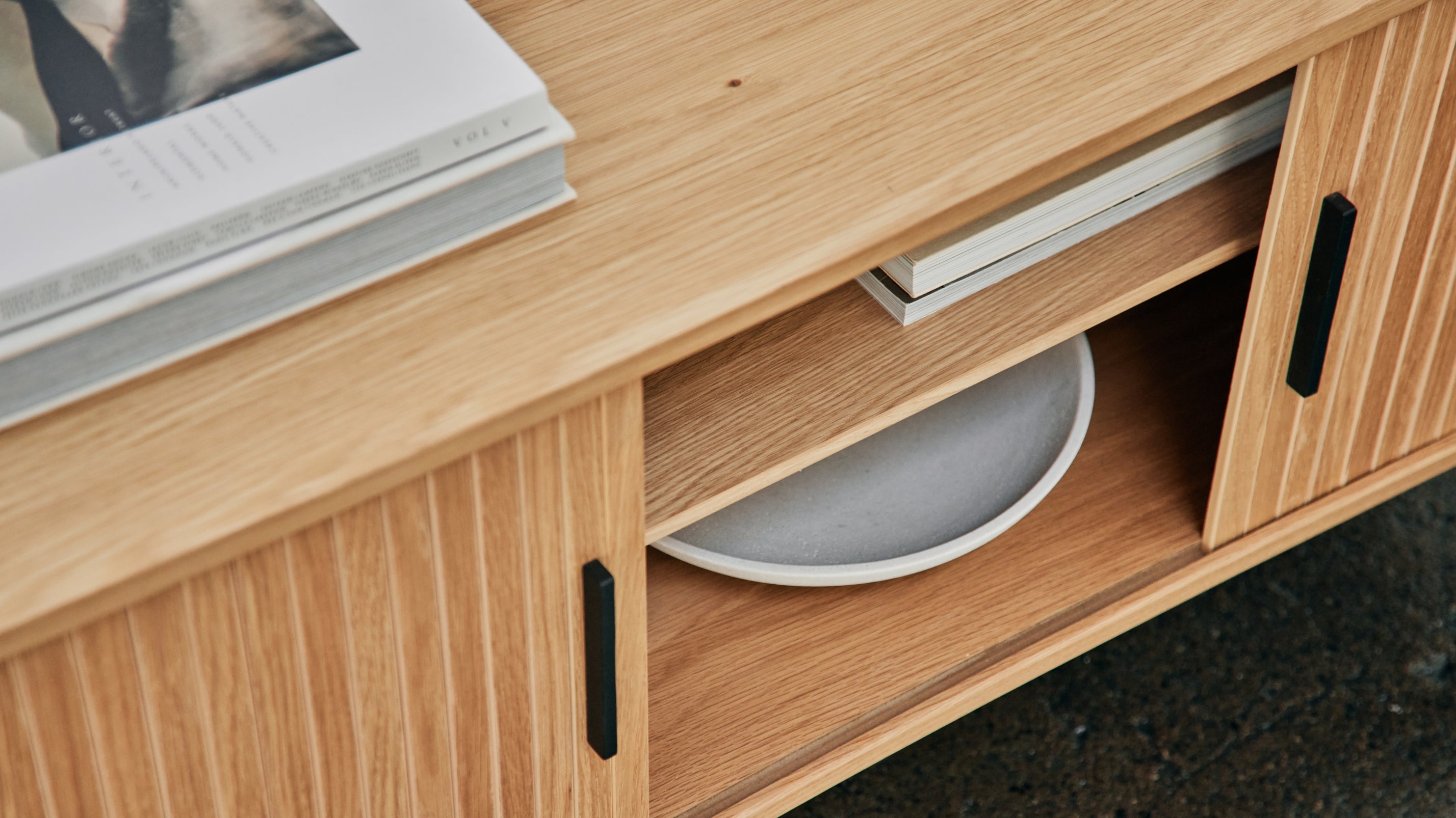 Easy Edge Media Unit, White Oak