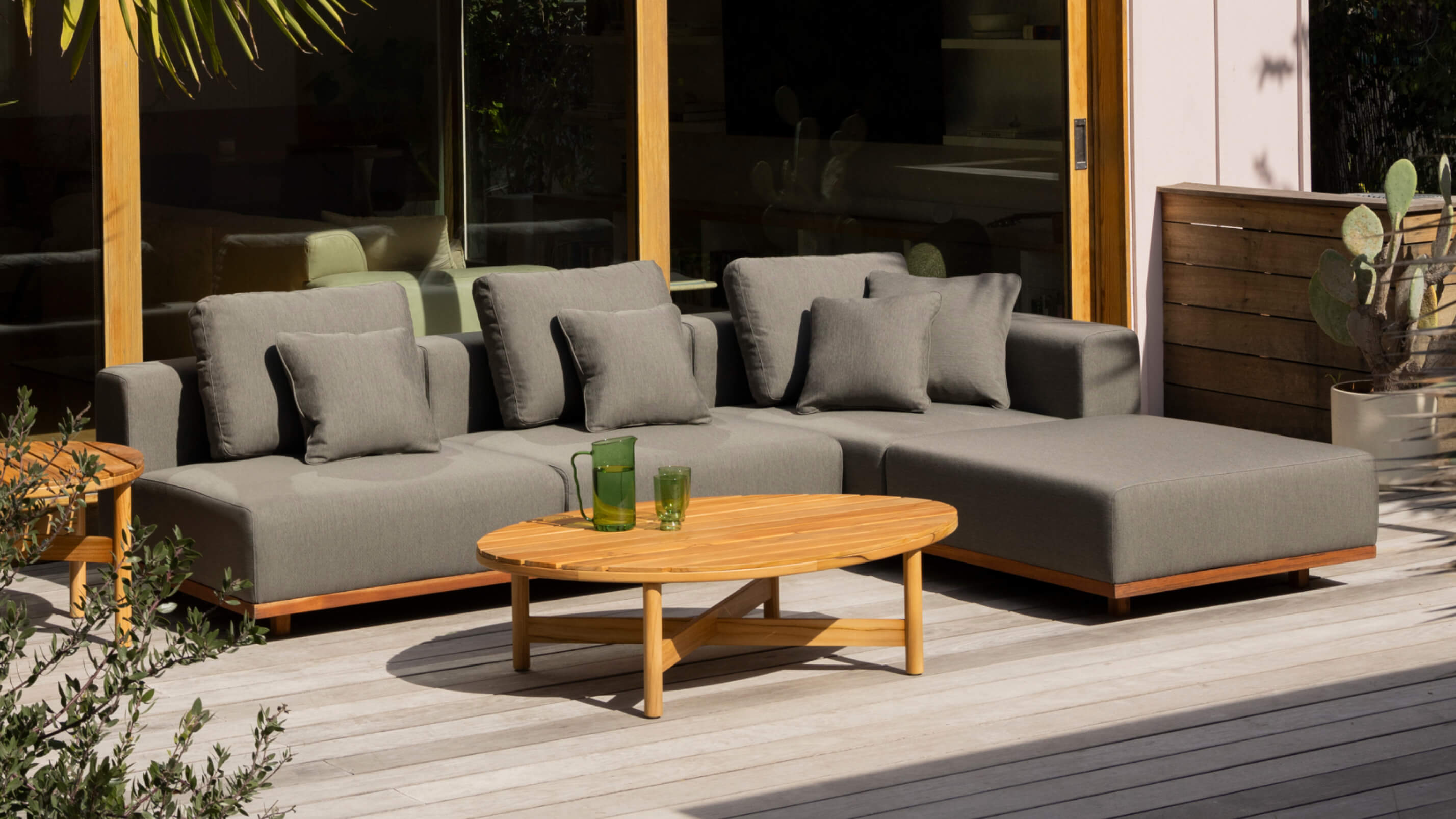 Sunny Days Outdoor Chaise, Left Facing, Pepper