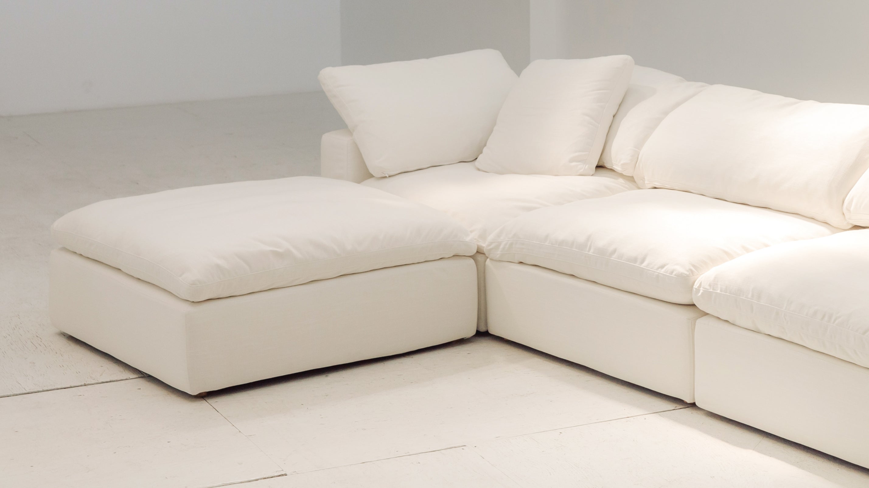 Movie Night™ 6-Piece Modular U-Shaped Sectional, Large, Cream Linen