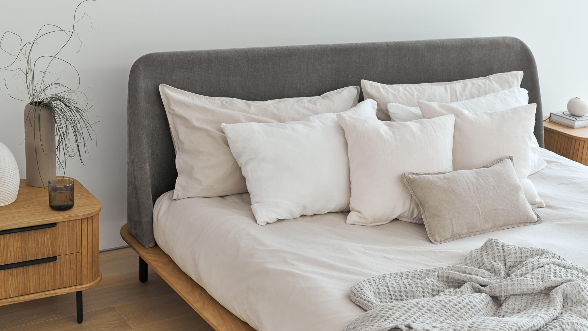 Easy Edge Bed, Queen, White Oak - Sundays CompanyBED - SH - 002 - 024 - 0