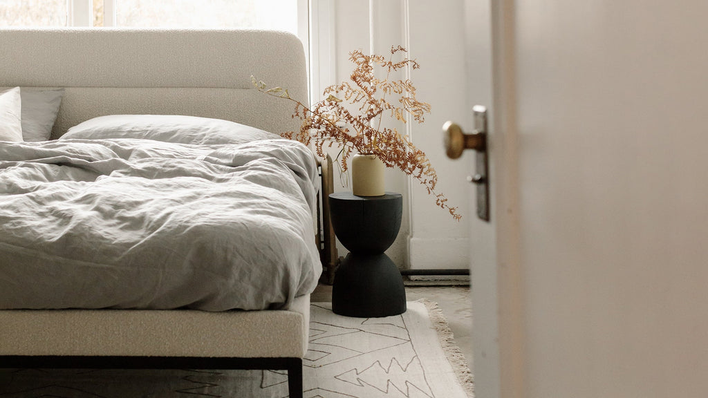 Lean On Me Bed, Queen, Cream Boucle